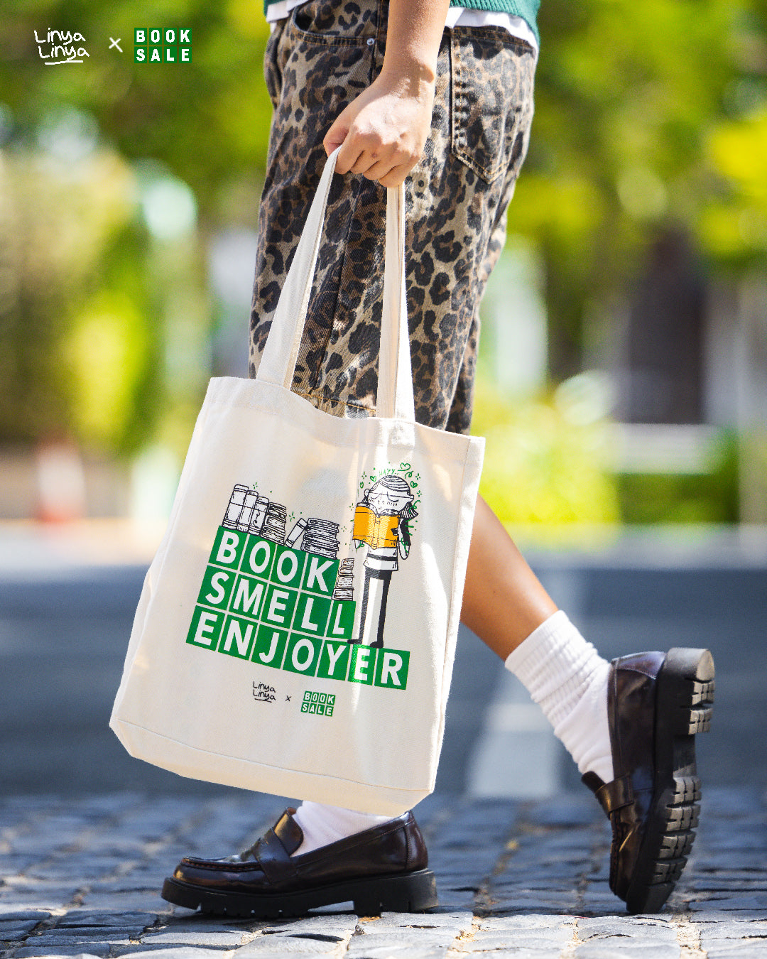 Linya-Linya X Booksale Totebag: Booksmell Enjoyer
